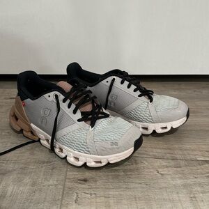 ON-Running - Cloudflyer Color-block Mesh Sneakers - Gray Size 5